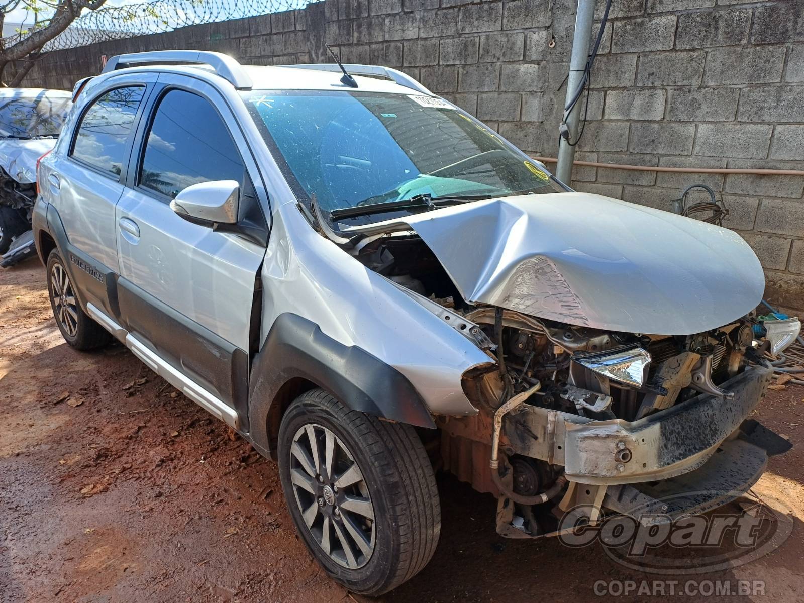 Veículo Toyota Etios TOYOTA ETIOS CROSS AT 1.5 16V DUAL VVT-I 2017 2018 em leilão