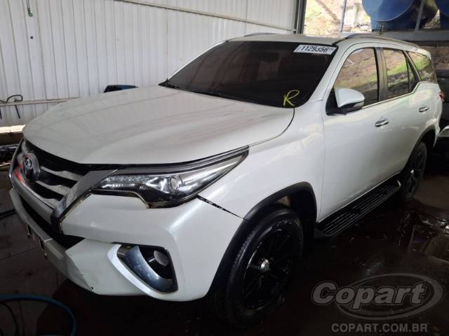 2017 TOYOTA HILUX SW4 