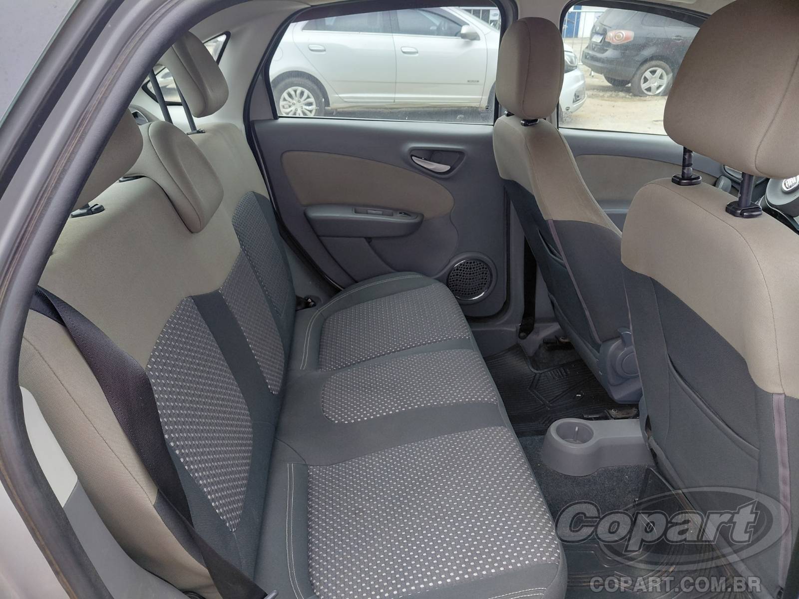 2016 FIAT GRAND SIENA — foto 6 de 12