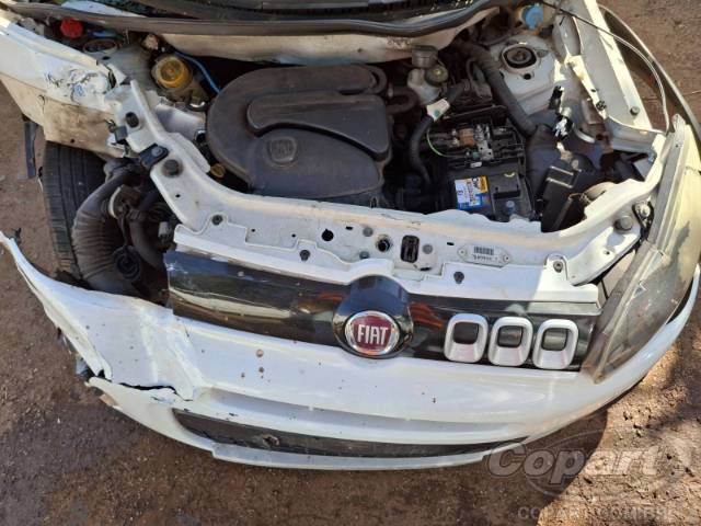 2015 FIAT UNO 
