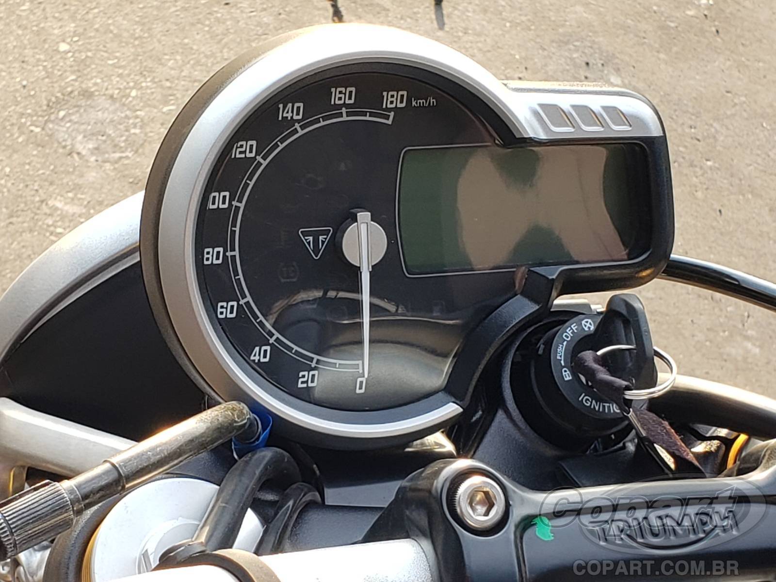 Foto 8 de 14: 2026 TRIUMPH SPEED