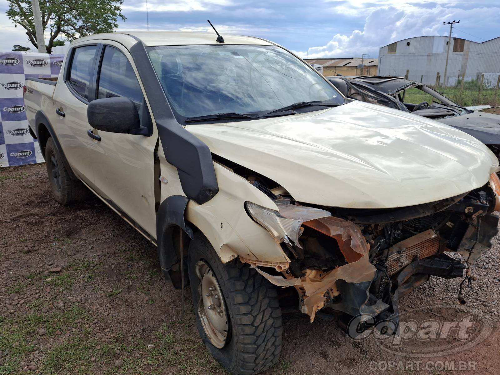 Veículo Mitsubishi L200 Mitsubishi L200 Triton Savana GLS 2.4 16V Diesel 2023 Pequena Monta 2023 em leilão