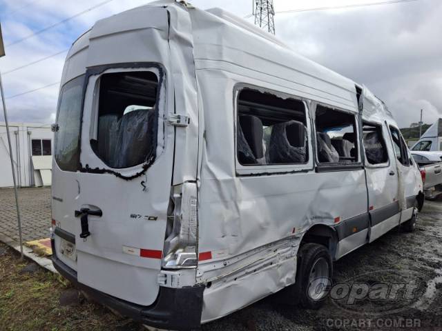 2025 MERCEDES BENZ SPRINTER 