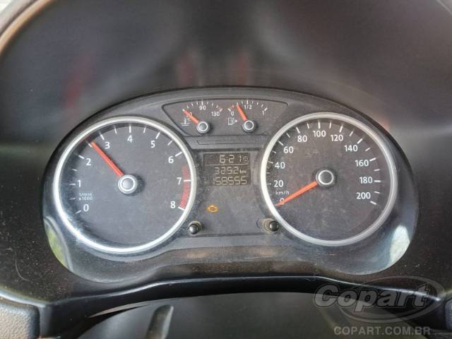 2010 VOLKSWAGEN VOYAGE 