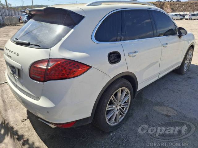 2014 PORSCHE CAYENNE 