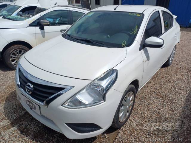 2017 NISSAN VERSA 