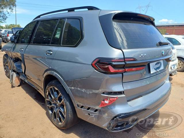2024 BMW X7 