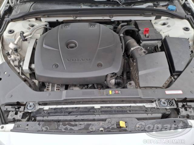 2019 VOLVO V60 