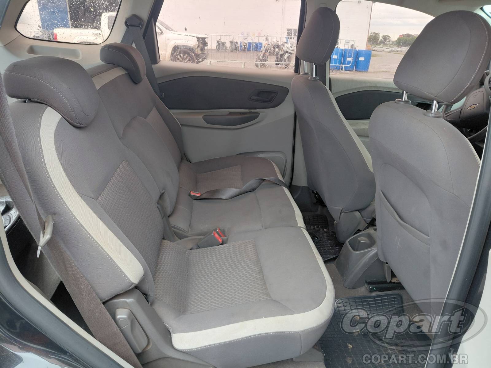 Foto 6 de 11: 2015 CHEVROLET SPIN