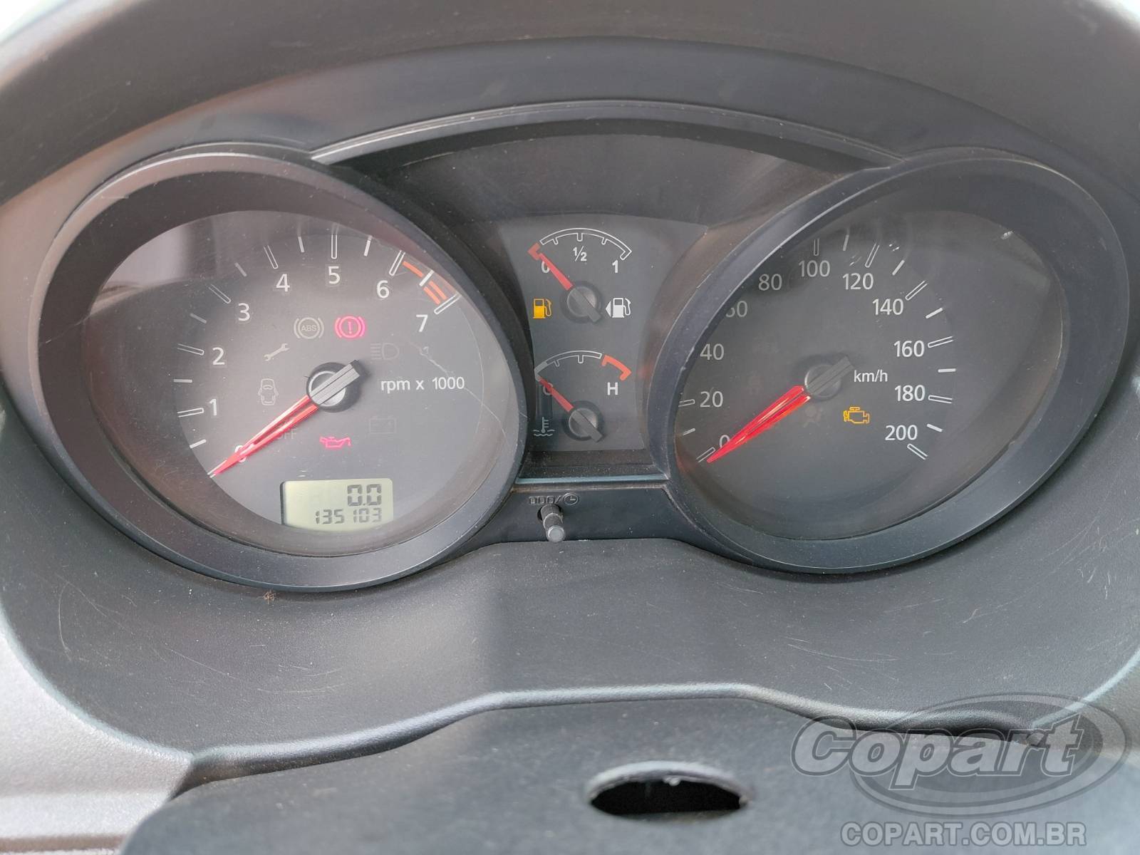 Foto 8 de 10: 2010 FORD FIESTA SEDAN