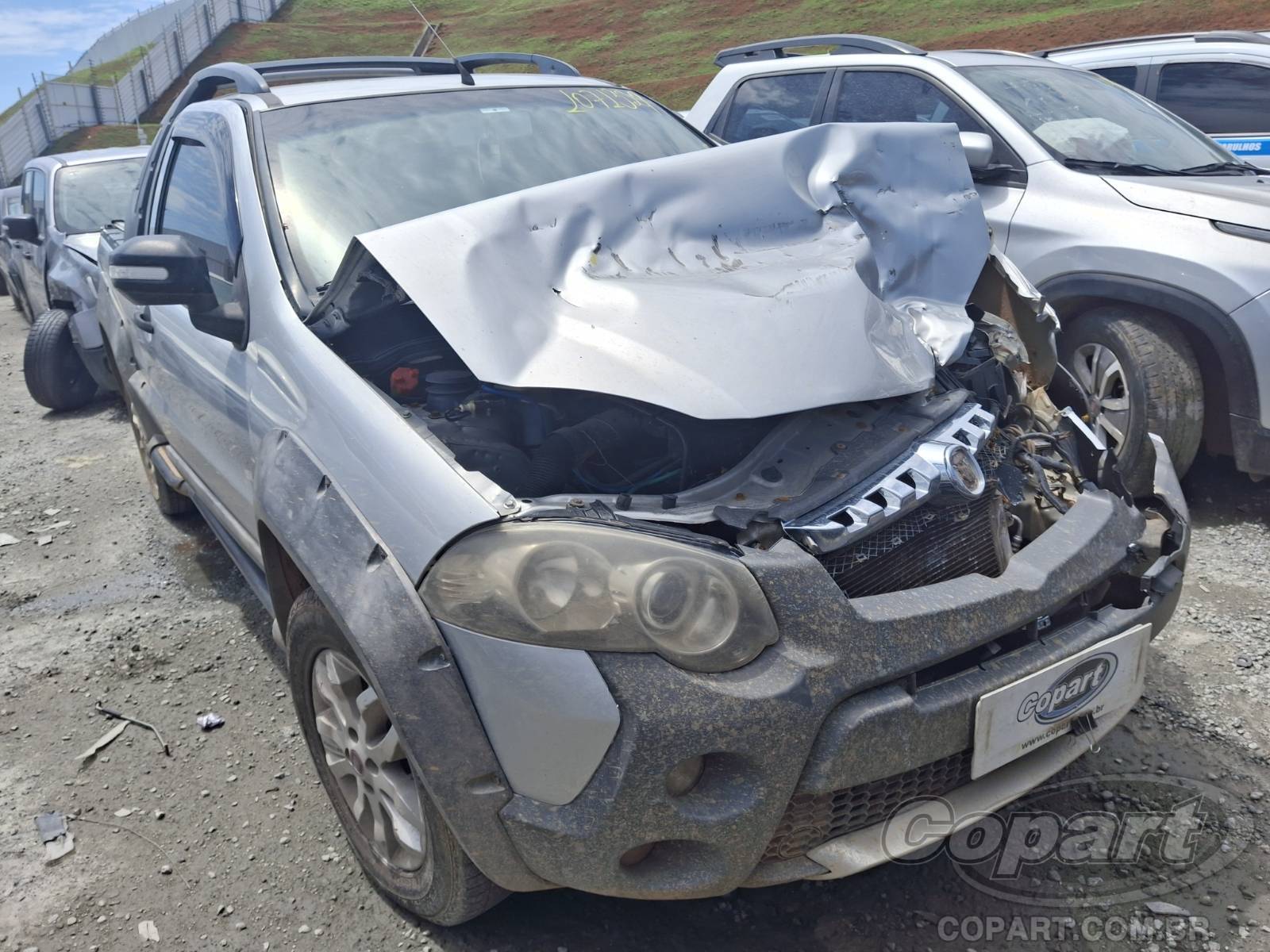 FIAT STRADA Adventure 1.8 Flex 2013