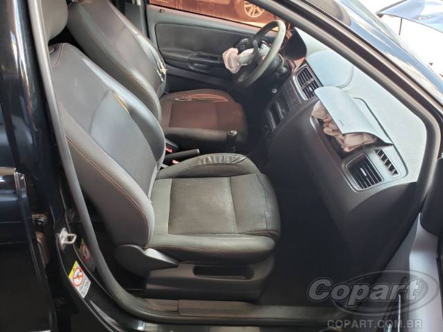2011 VOLKSWAGEN FOX 