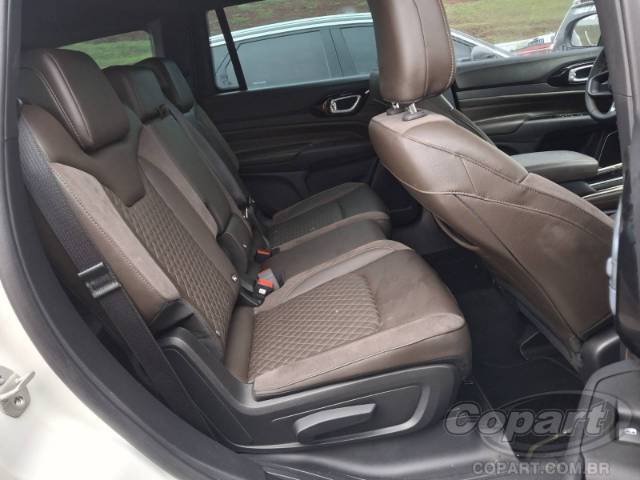 2024 JEEP COMMANDER 