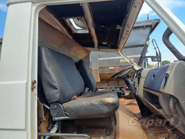 2011 VOLKSWAGEN WORKER 