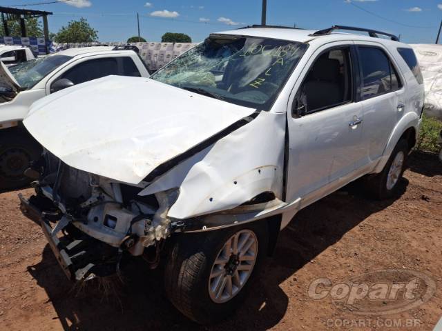 2014 TOYOTA HILUX SW4 