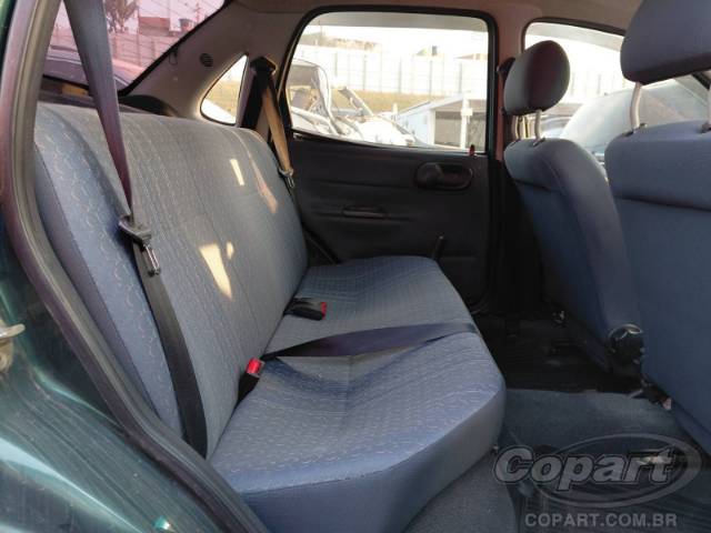 2000 CHEVROLET CORSA SEDAN 