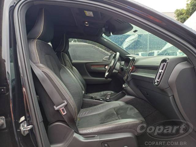 2021 VOLVO XC40 