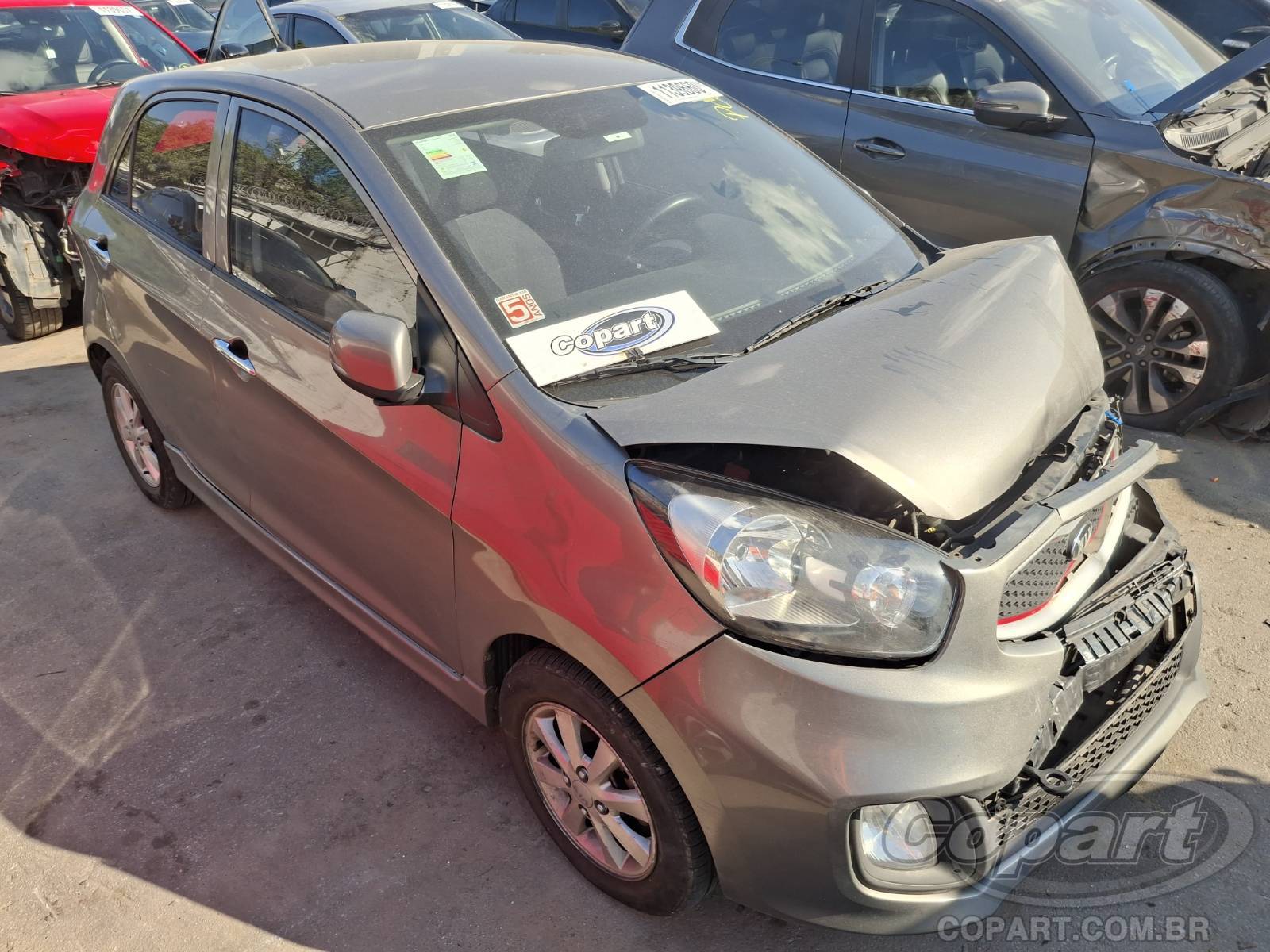 KIA Picanto 2015 em leilão