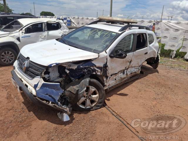 2025 RENAULT DUSTER 