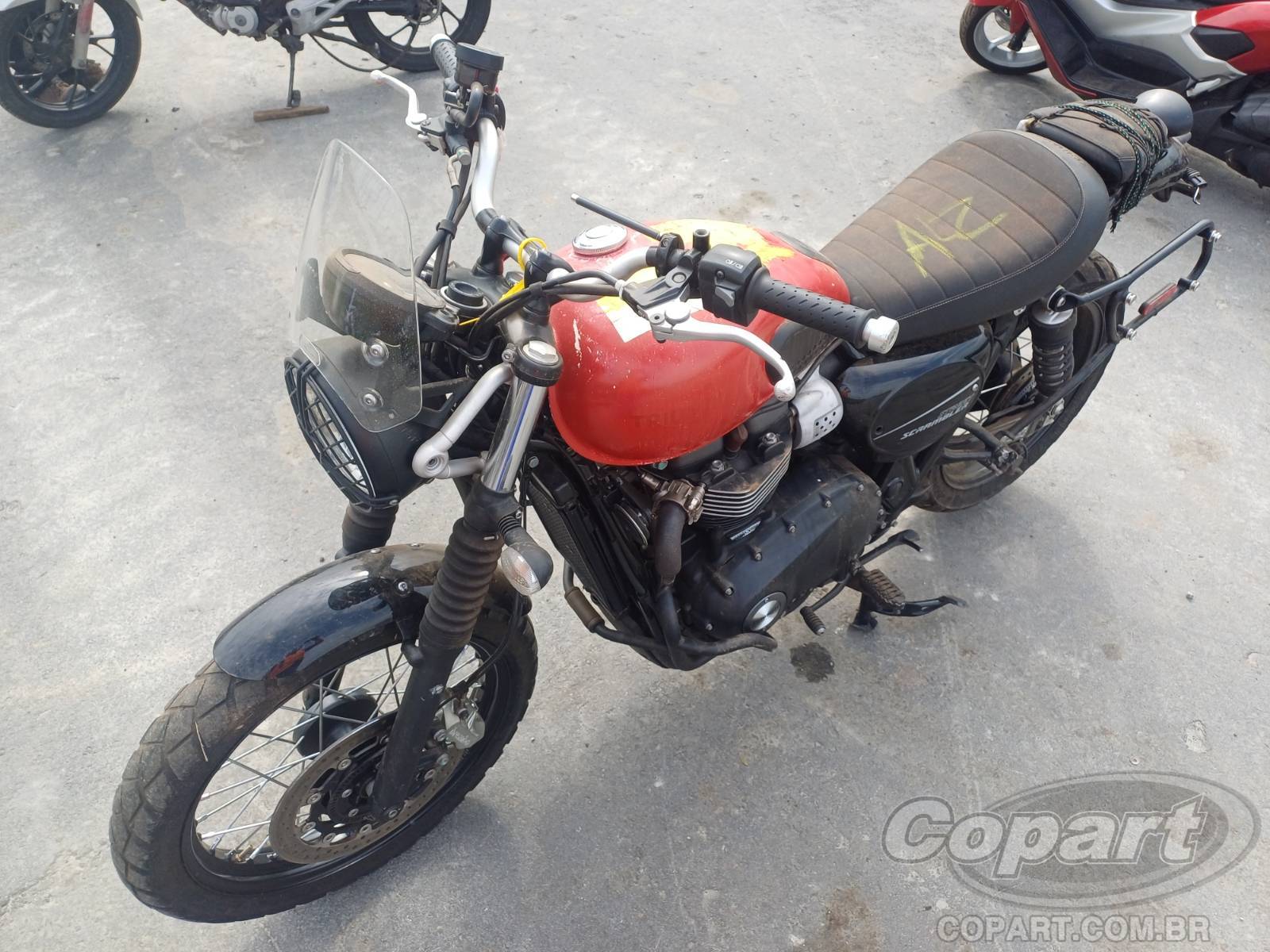 Foto 2: 2019 TRIUMPH STREET SCRAMBLER