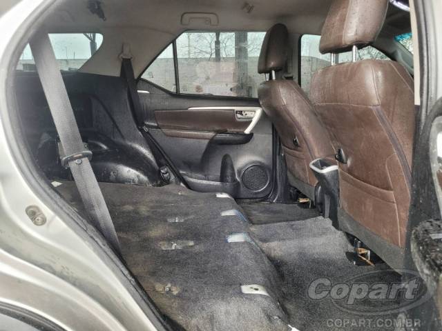 2017 TOYOTA HILUX SW4 