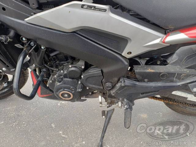 2025 BAJAJ DOMINAR 