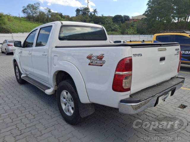 2015 TOYOTA HILUX CD 