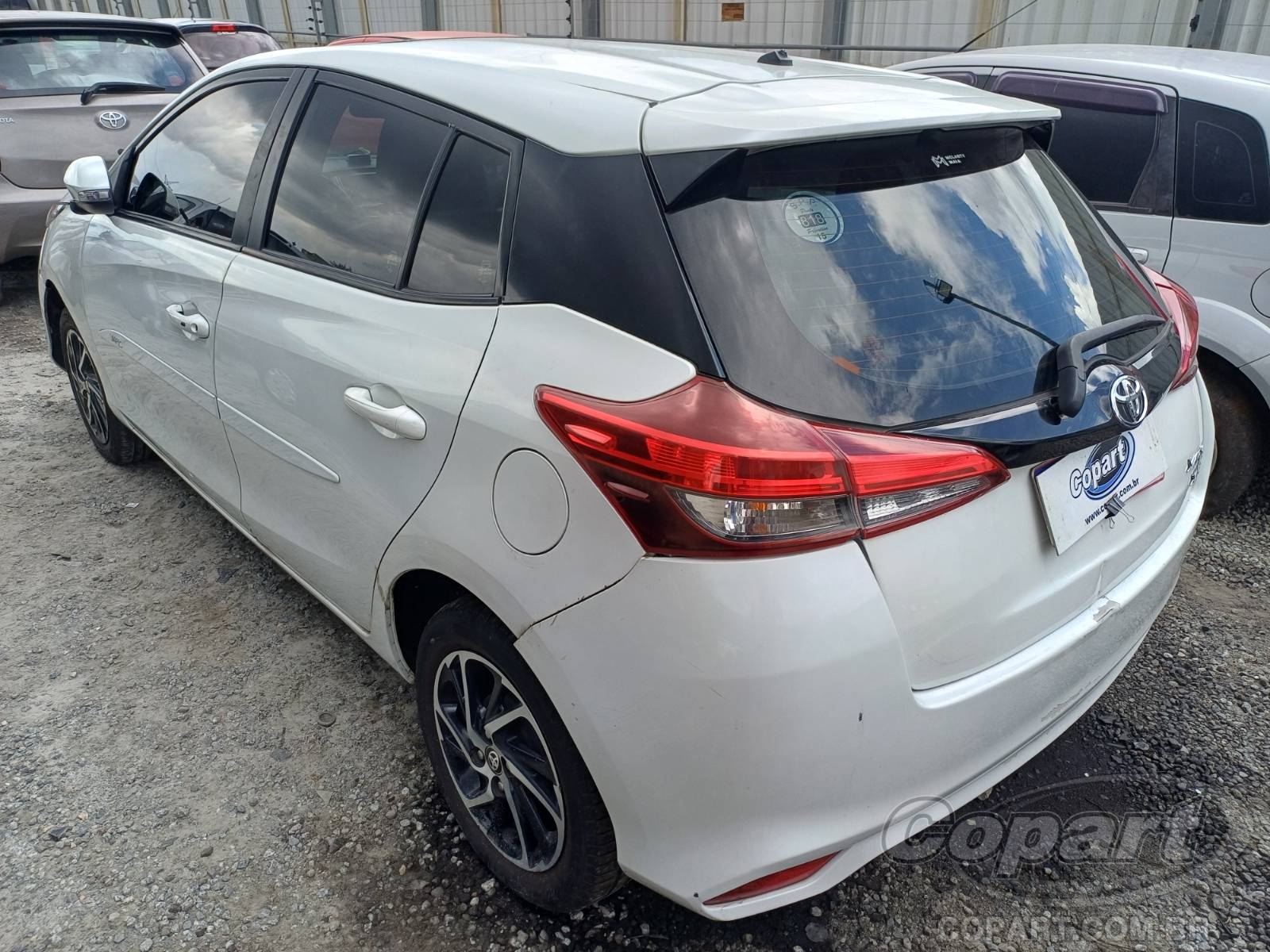 Foto 3: 2023 TOYOTA YARIS