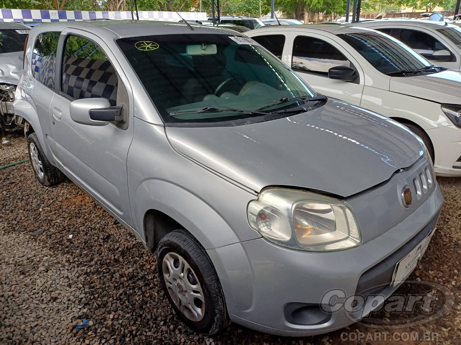 Fiat Uno Vivace 1.0 Evo 2013 Colisão Média Monta