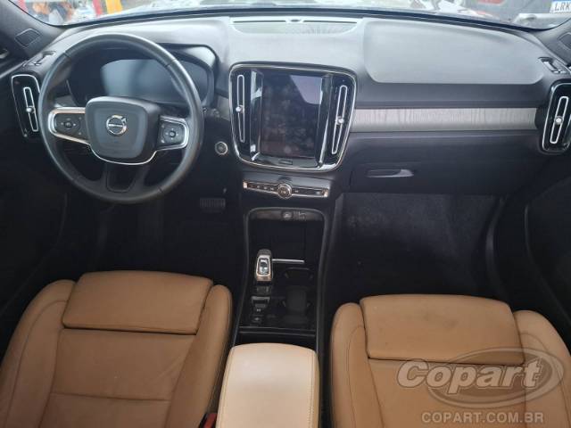 2021 VOLVO XC40 