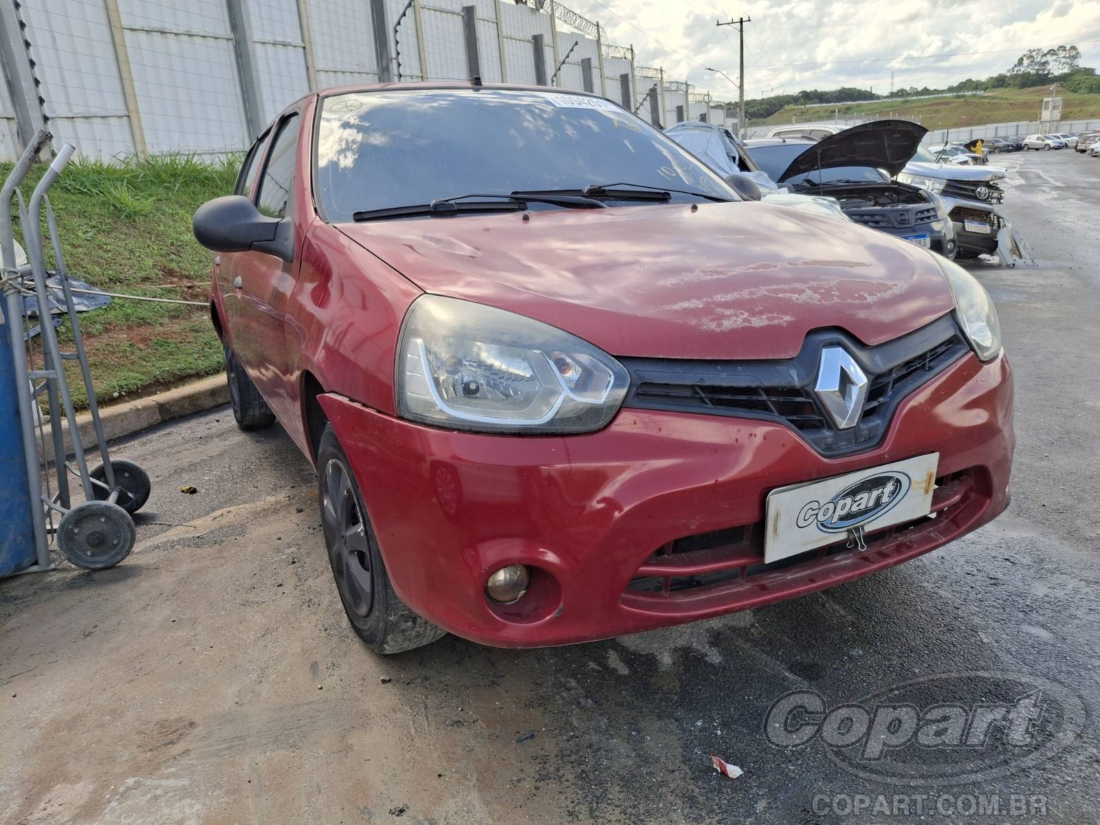 Veículo Renault Clio Renault Clio Expression 1.0 16V Hi-Power 2013 2013 em leilão