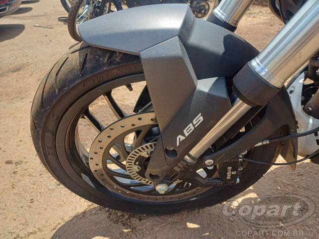 2025 BAJAJ DOMINAR 