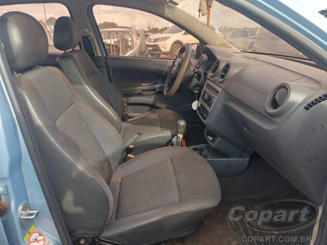 2015 VOLKSWAGEN VOYAGE 