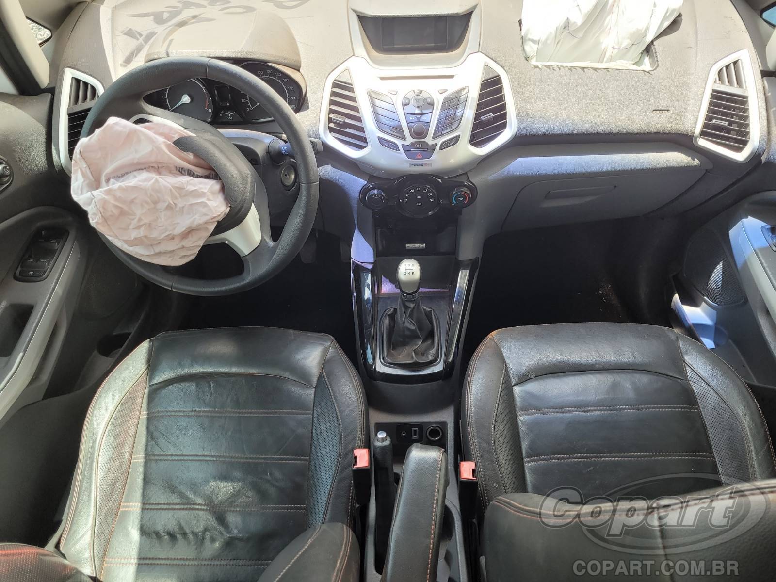 Foto 9 de 10: 2014 FORD ECOSPORT