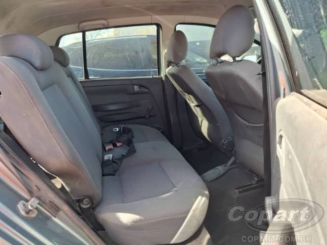 2010 VOLKSWAGEN FOX 