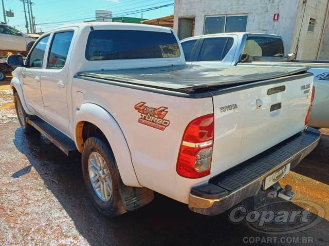 2015 TOYOTA HILUX CD 