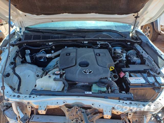 2024 TOYOTA HILUX CD 