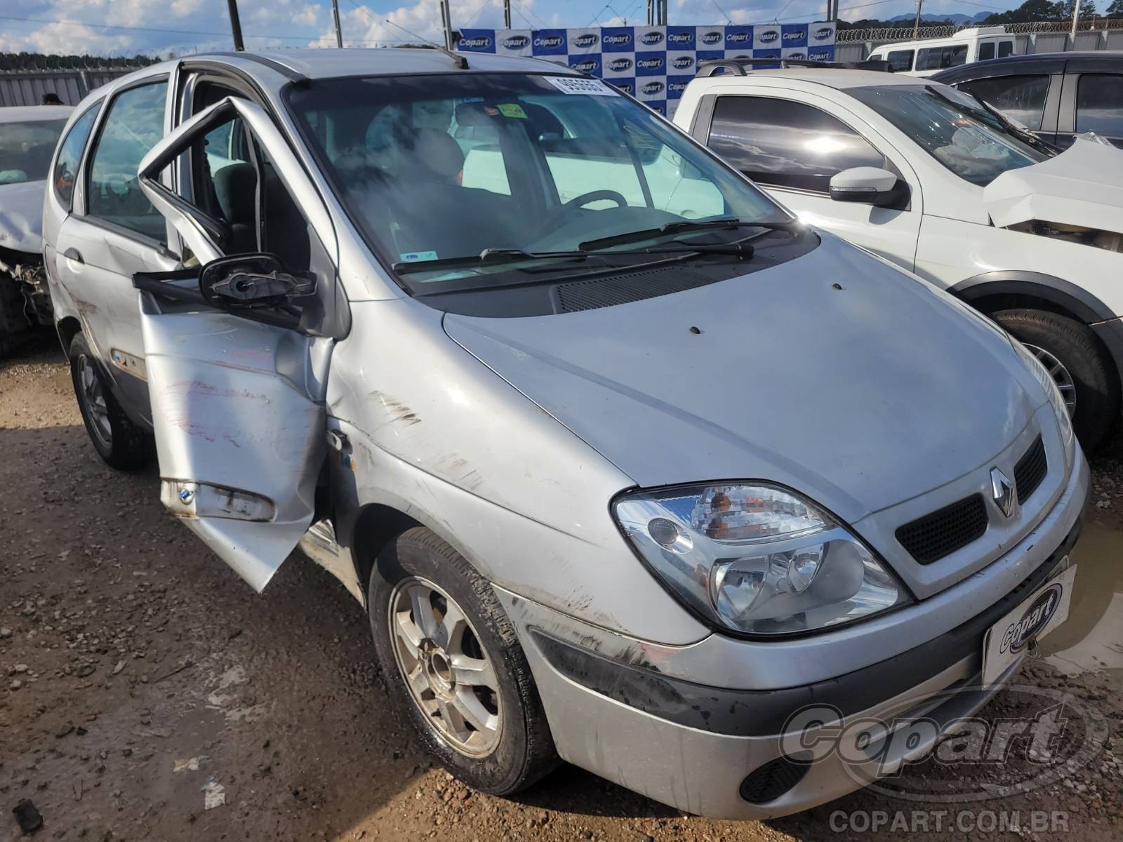 Veículo Renault Scenic RENAULT SCENIC AUTENTIQUE 1.6 16V HI-FLEX 2010/2011 2011 em leilão