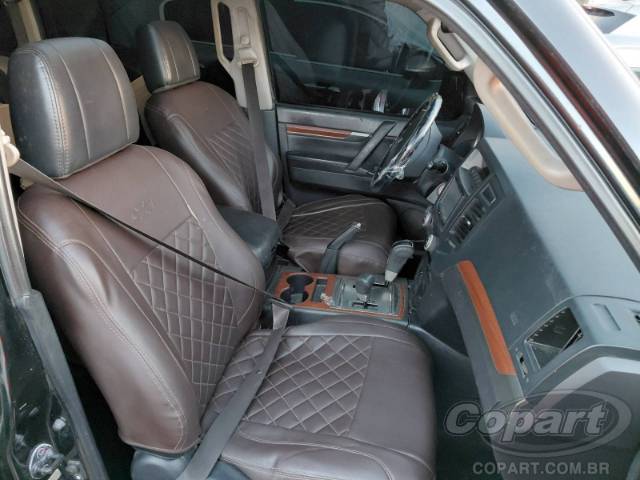2011 MITSUBISHI PAJERO FULL 