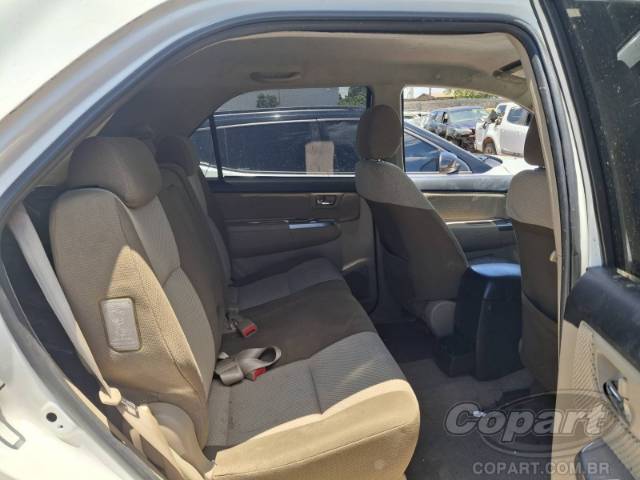 2014 TOYOTA HILUX SW4 