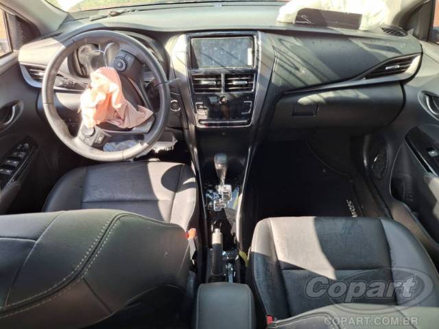 2025 TOYOTA YARIS SEDA 