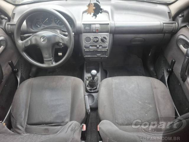 2003 CHEVROLET CORSA SEDAN 