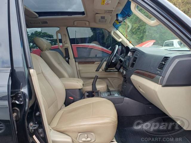 2013 MITSUBISHI PAJERO FULL 