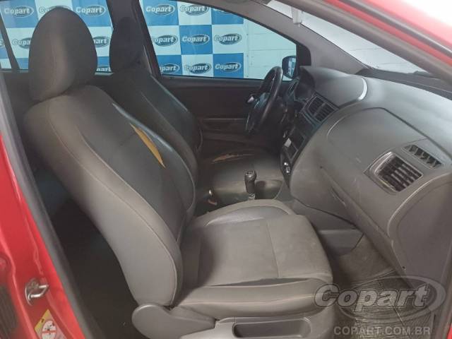 2011 VOLKSWAGEN FOX 