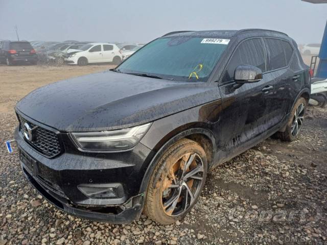 2021 VOLVO XC40 