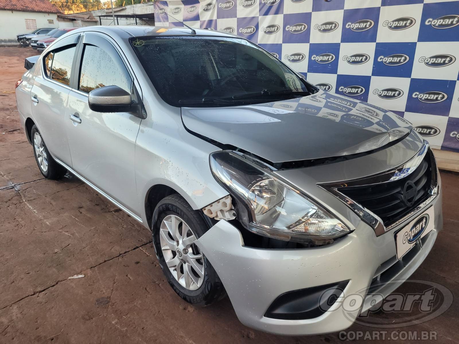 NISSAN VERSA 2017