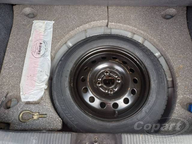 2004 FORD FOCUS 