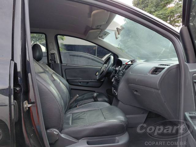 2011 VOLKSWAGEN FOX 