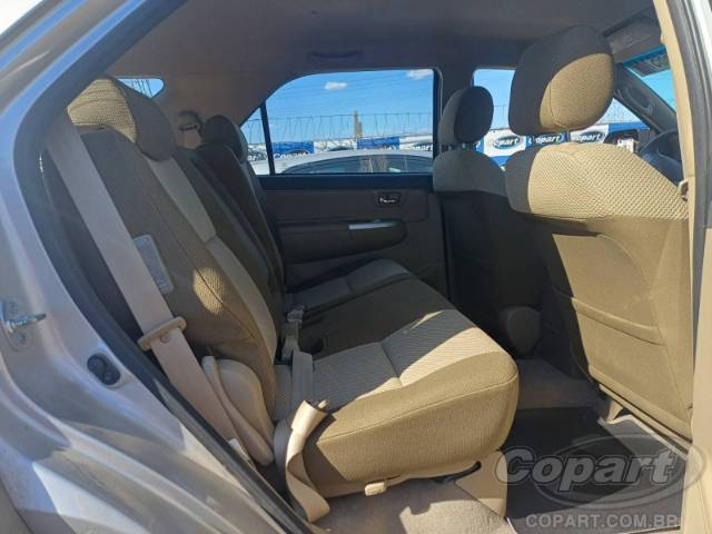 2012 TOYOTA HILUX SW4 