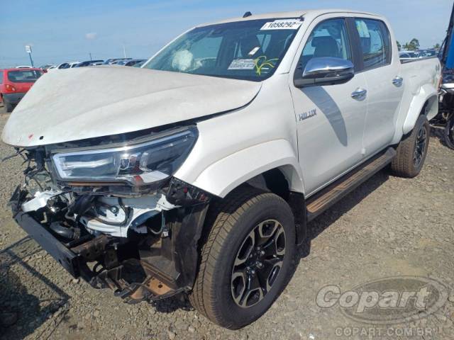 2024 TOYOTA HILUX CD 